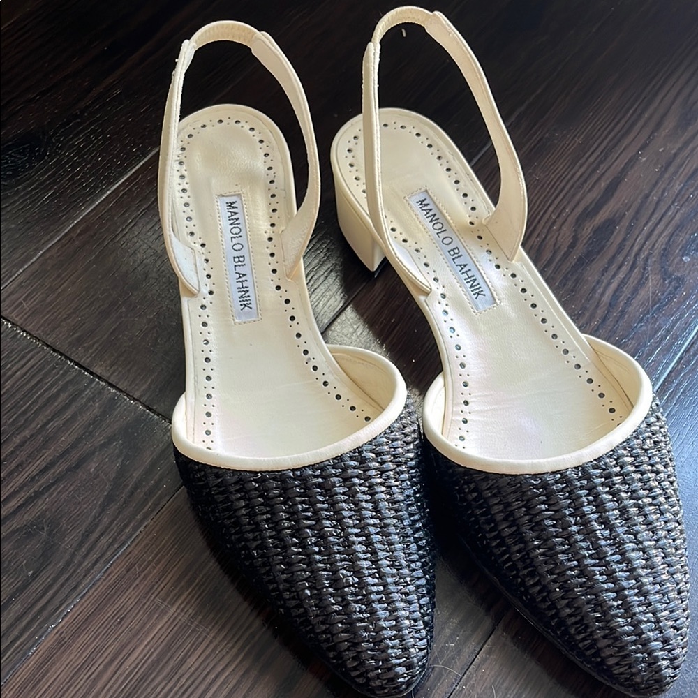 MANOLO BLAHNIK. Black and cream raffia slingbacks. Size 37. Worn once